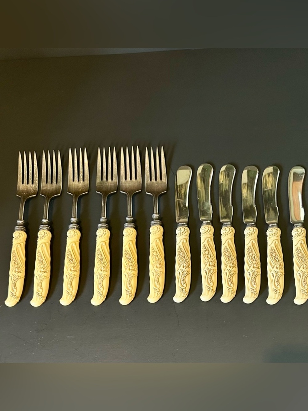 Landers Frary & Clark Silverware With Celluloid Carved Handles Set Of 12